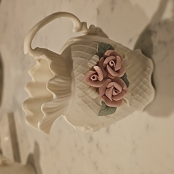 Small ceramic Pitcher - Picture 1 of 3